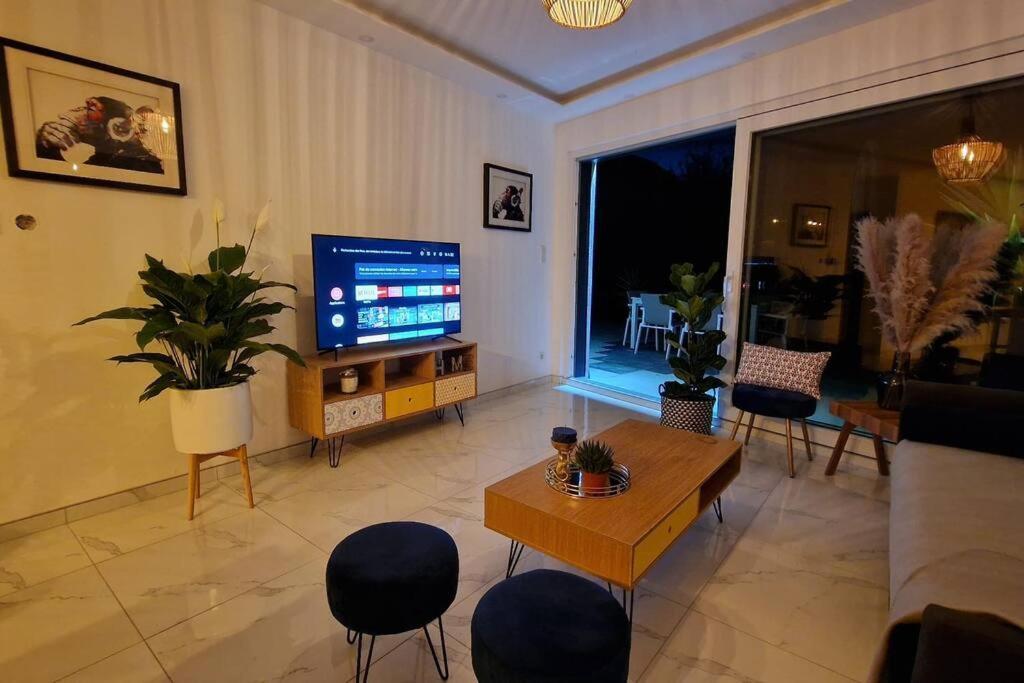 Suite Prestige Logement Neuf Avec Spa Et Ecran De Cinema En Rez De Jardin Colmar Eksteriør billede
