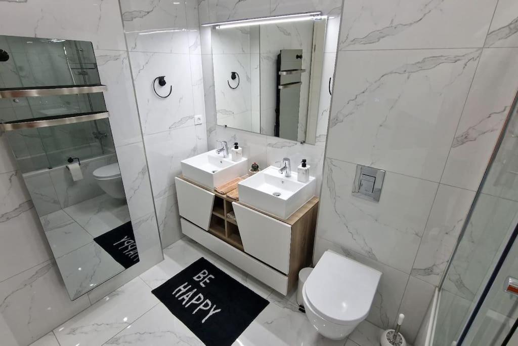 Suite Prestige Logement Neuf Avec Spa Et Ecran De Cinema En Rez De Jardin Colmar Eksteriør billede